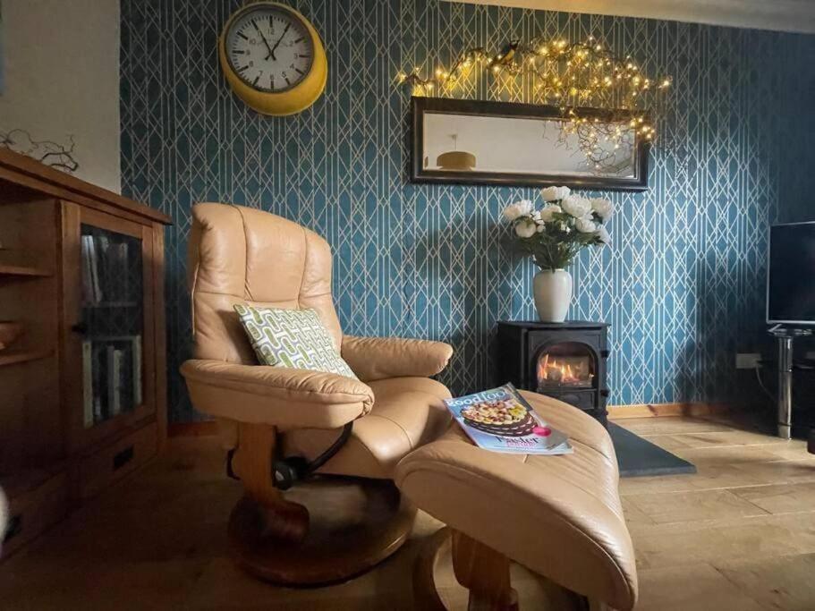 Peaceful Getaway In Peebles Villa Buitenkant foto