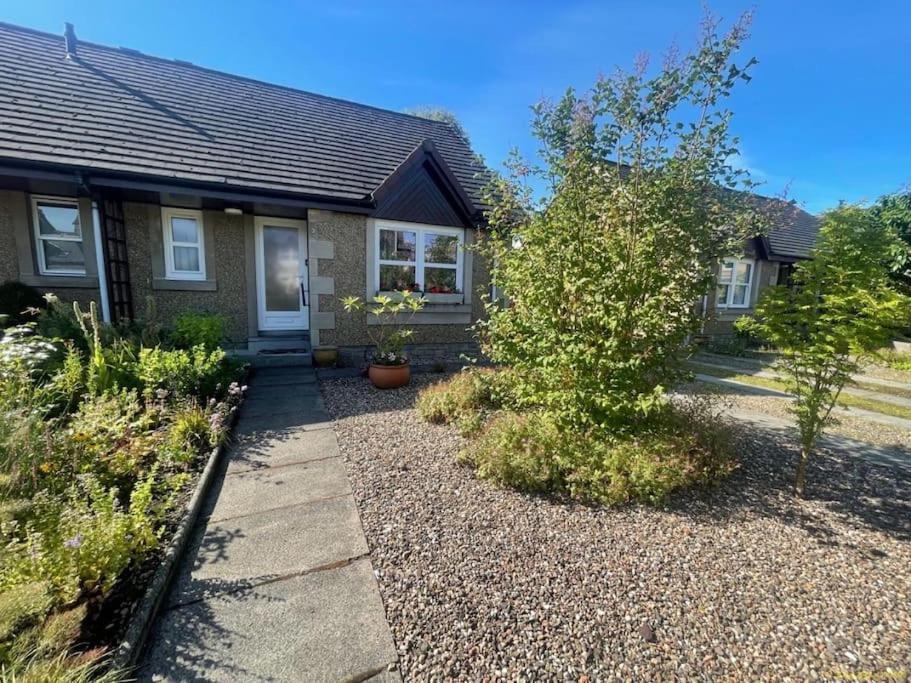 Peaceful Getaway In Peebles Villa Buitenkant foto